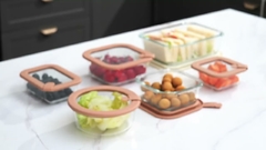 Récipient en verre pour aliments avec couvercle en verre ventilé