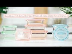 Aliments dans des récipients en verre coloré