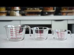 tasse de mesure en verre