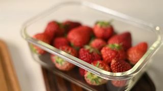 Стеклянная масленка с крышкой