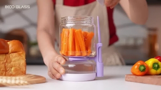 IKOO Flip to Serve Pot à cornichons en verre et passoire à olives