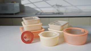 Cam kapaklı yarı saydam cam gıda kabı